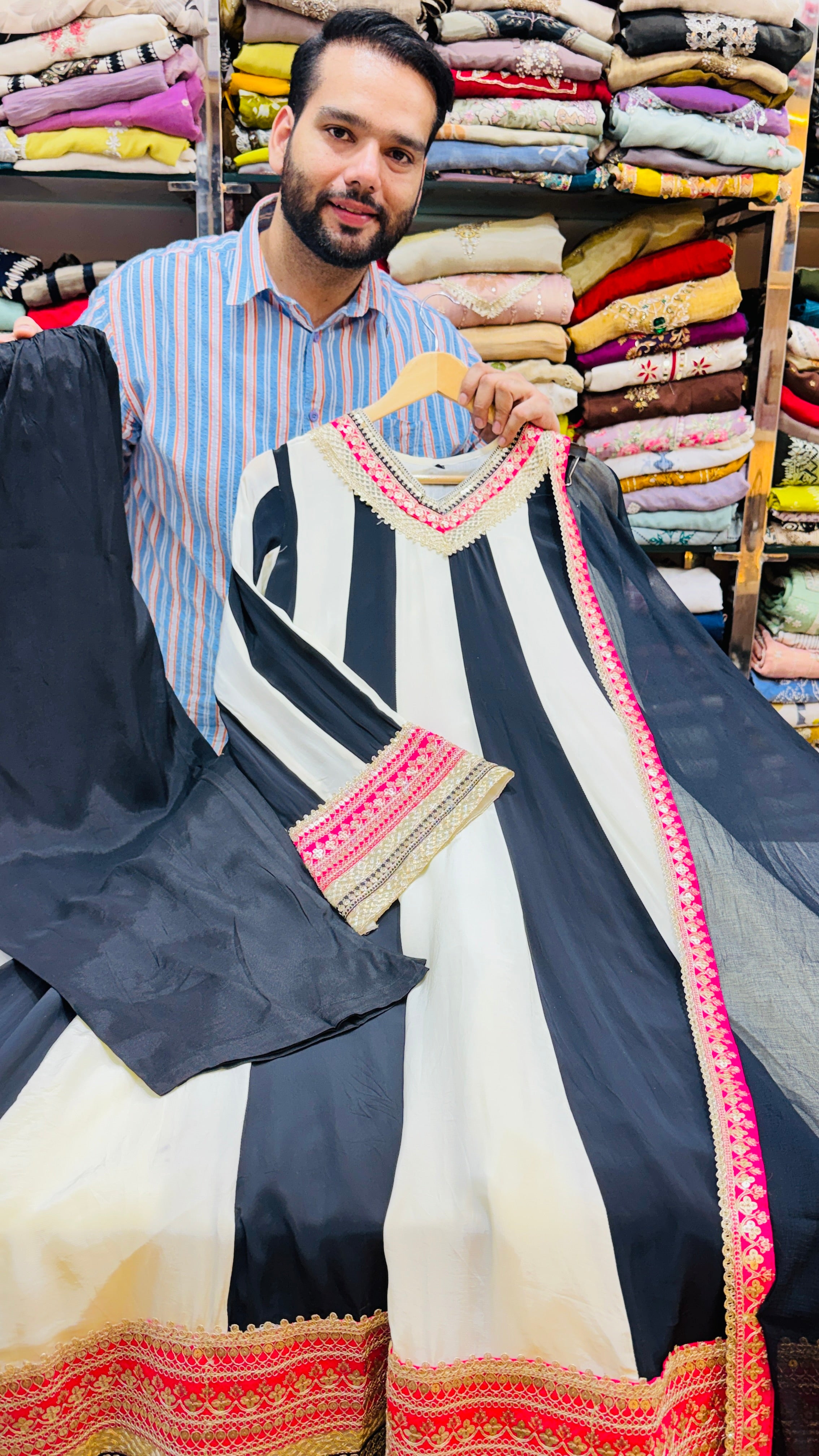 Black White Frok Suit in Crepe fabric