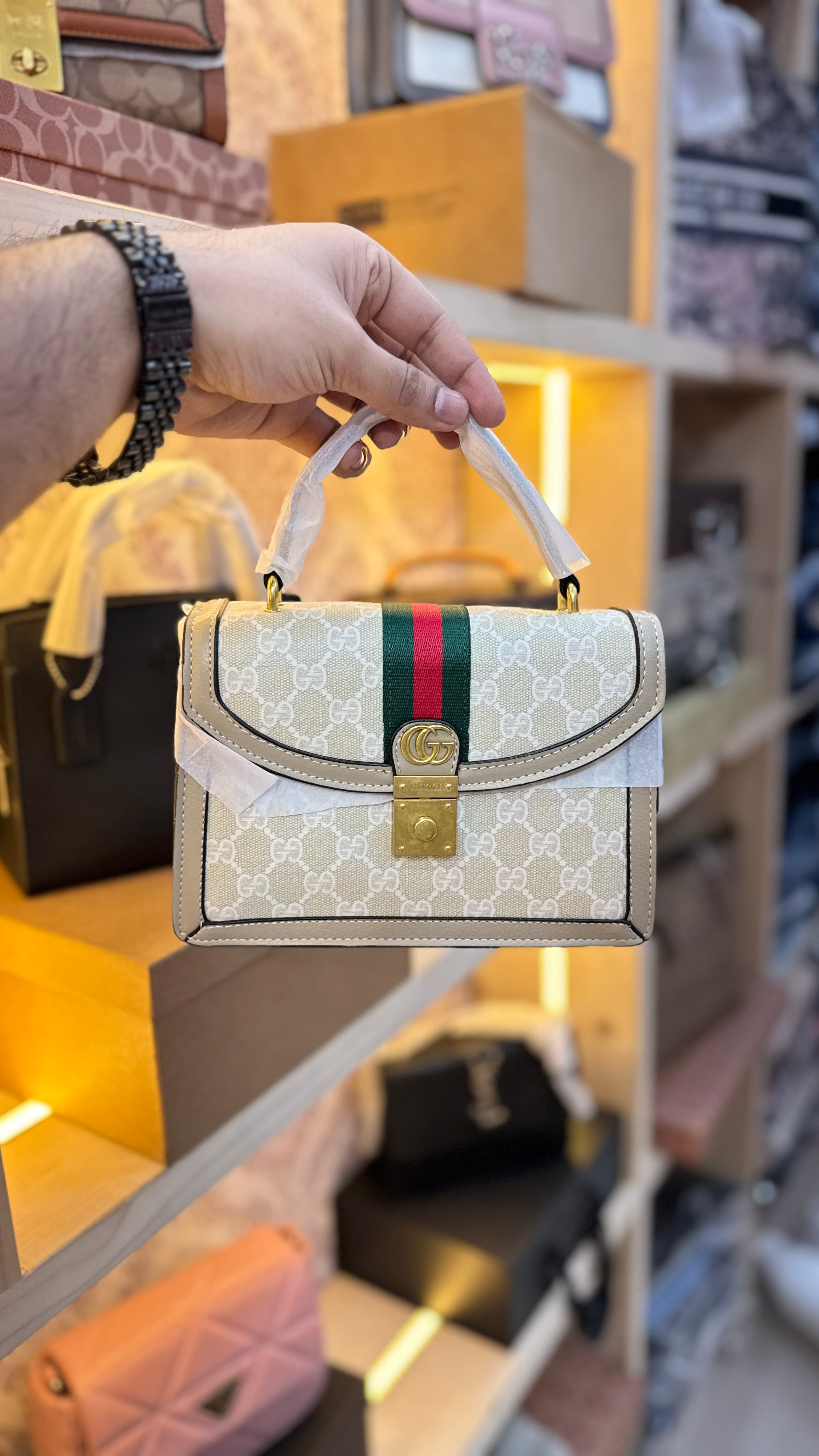 GUCCI SLING BAG ( FIRST COPY )