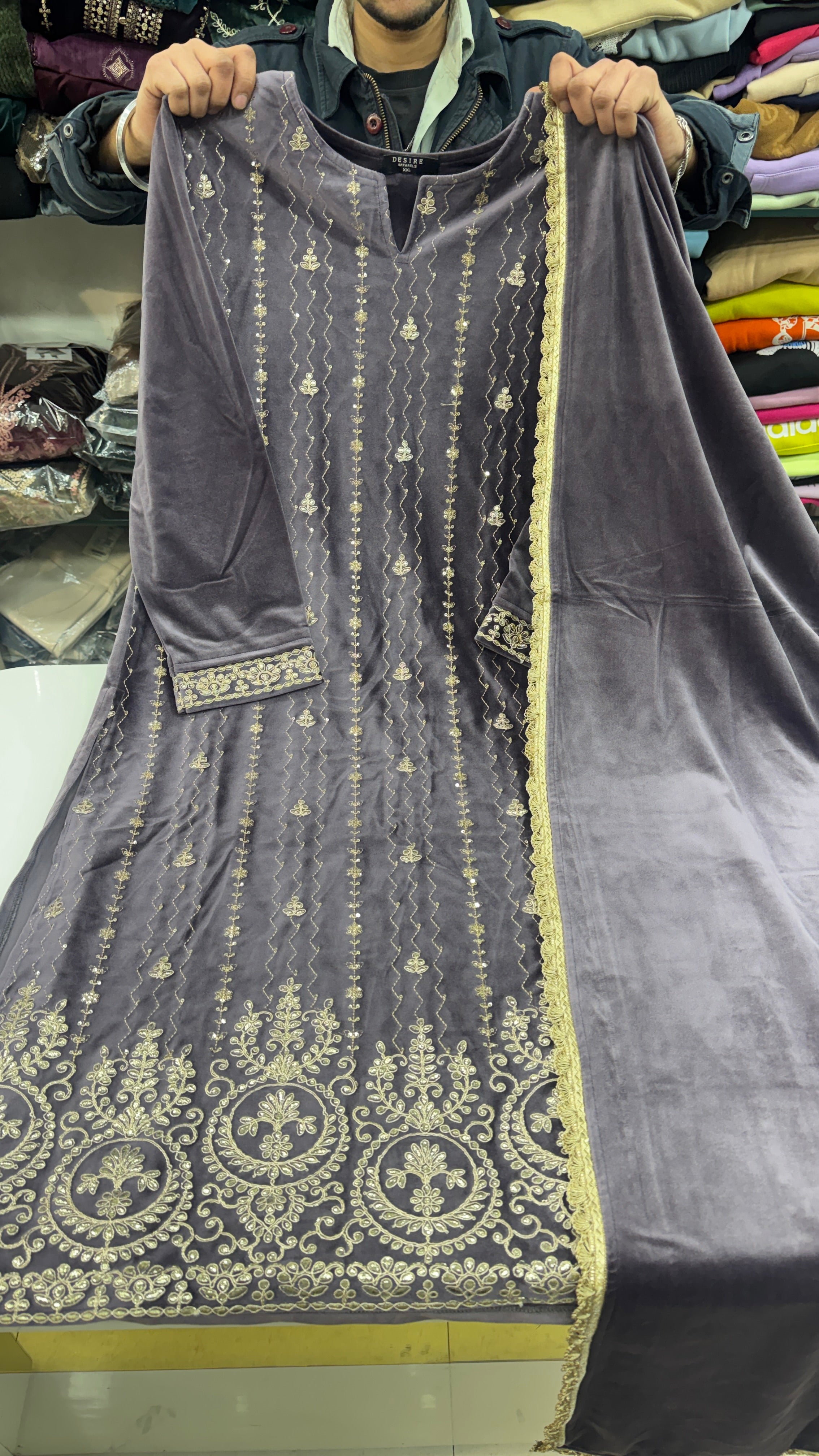 LAVENDER VAVET ZARI WORK PLAZO SUIT