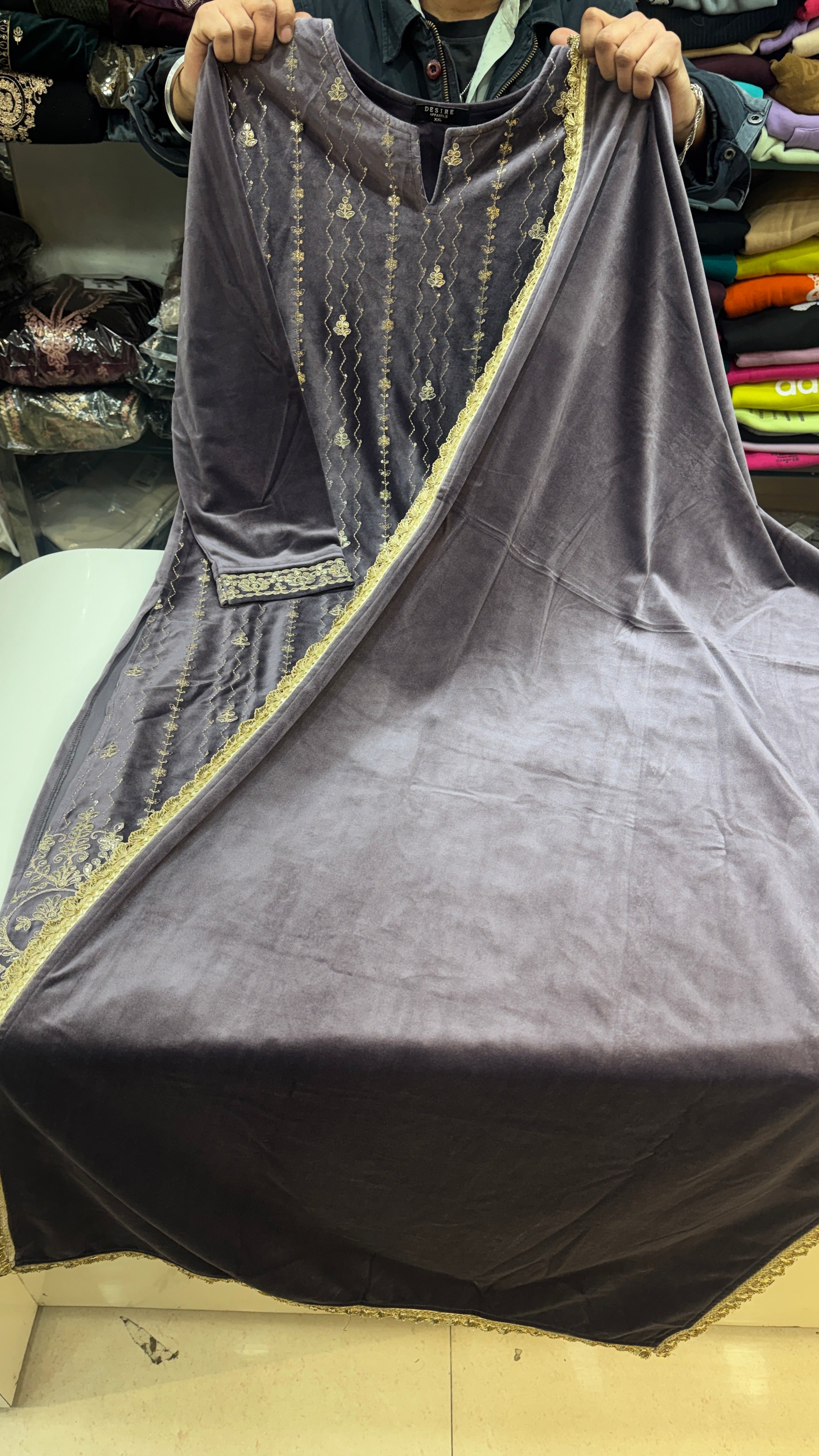 LAVENDER VAVET ZARI WORK PLAZO SUIT