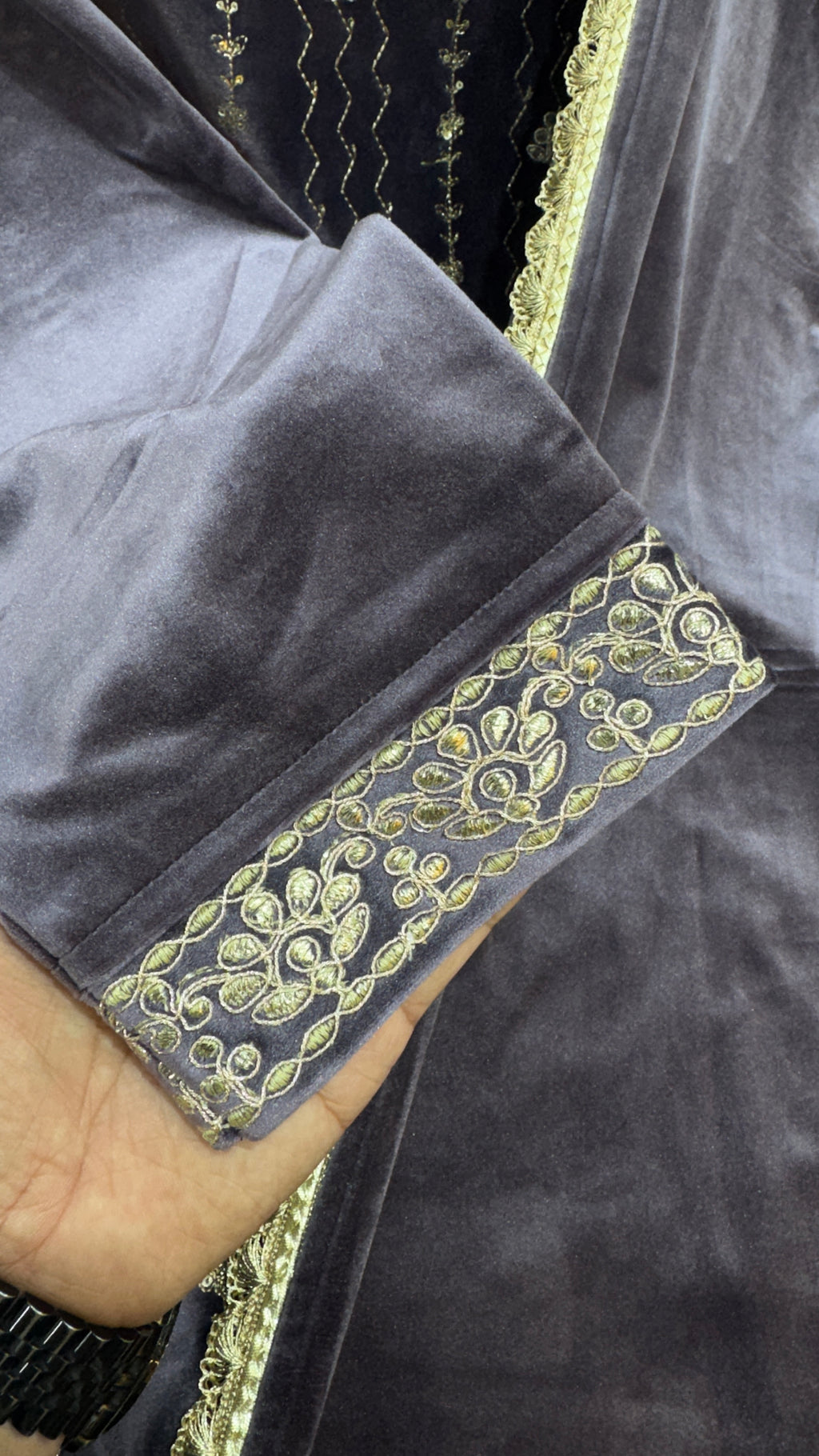 LAVENDER VAVET ZARI WORK PLAZO SUIT