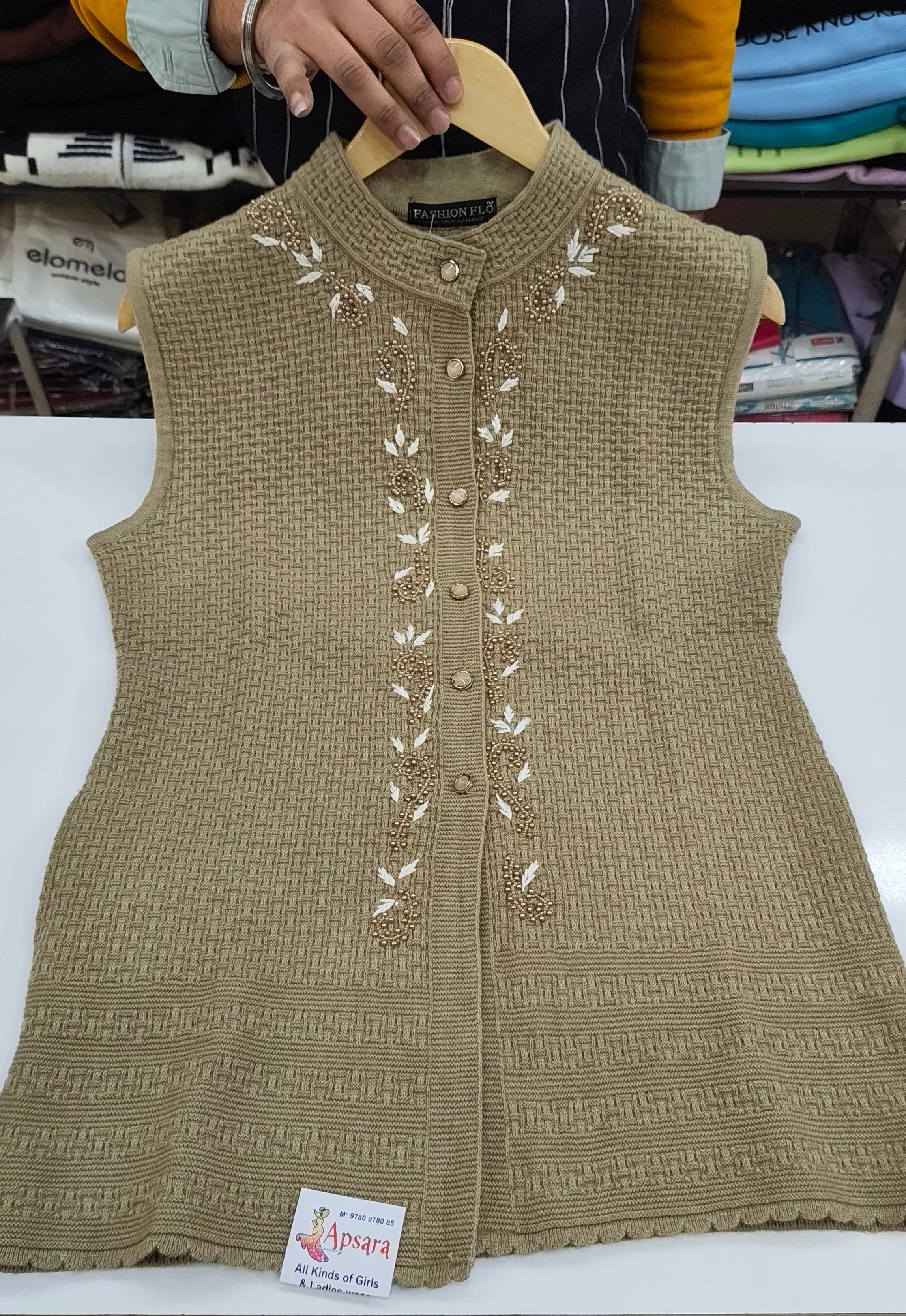 Thread work Design Sleevless Knitted Cardigan