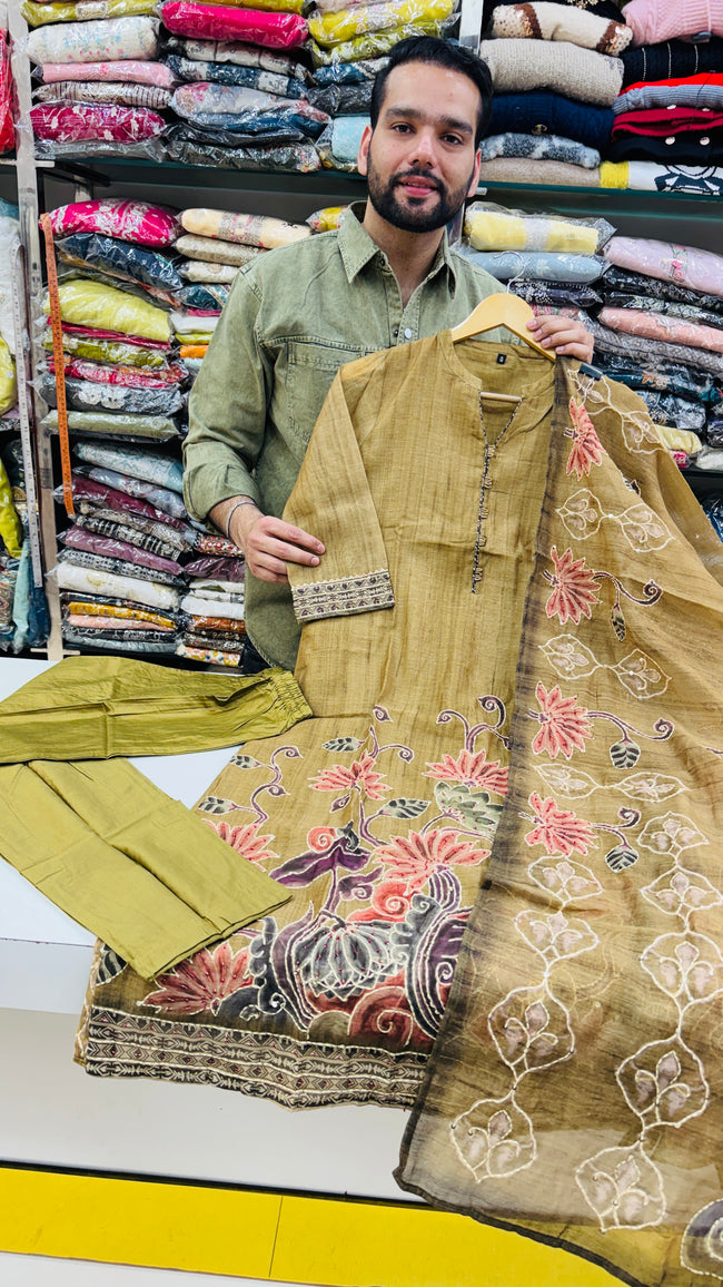 RA-0324 CHANDERI PLAZO SUIT Hover Image