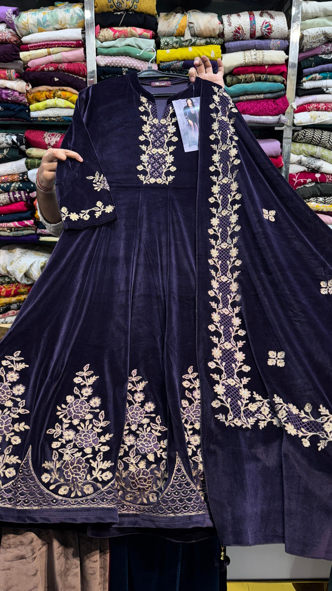 AP 2652 VALVET FROK SUIT Hover Image